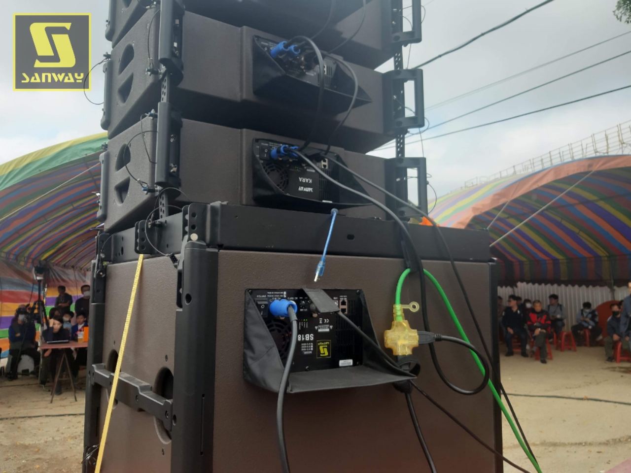 powered line array system