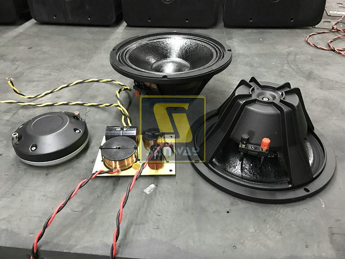 Q1 10 inch woofer and 3 inch driver Q1 10 inch woofer and 3 inch driver